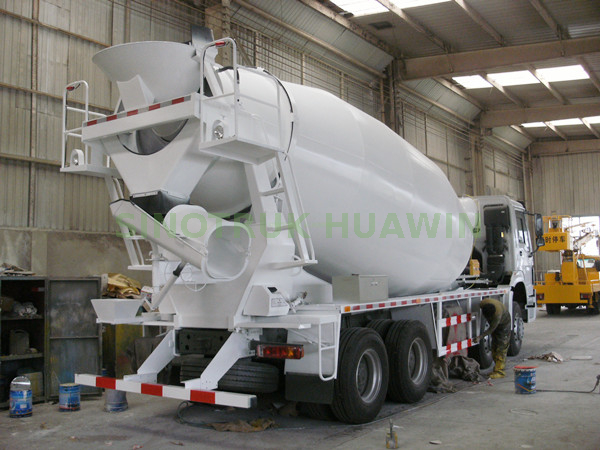 Camión hormigonera SINOTRUK A7 8X4 14CBM