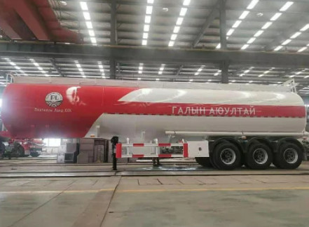 SINOTRUCK HOWO 48000litters Tanque de combustible Trailer