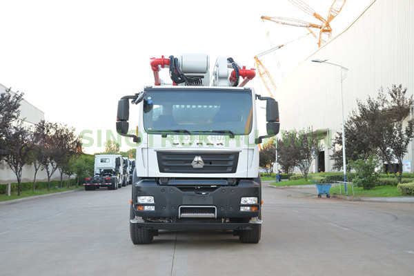 Camión bomba mezcladora de concreto SINOTRUK T5G