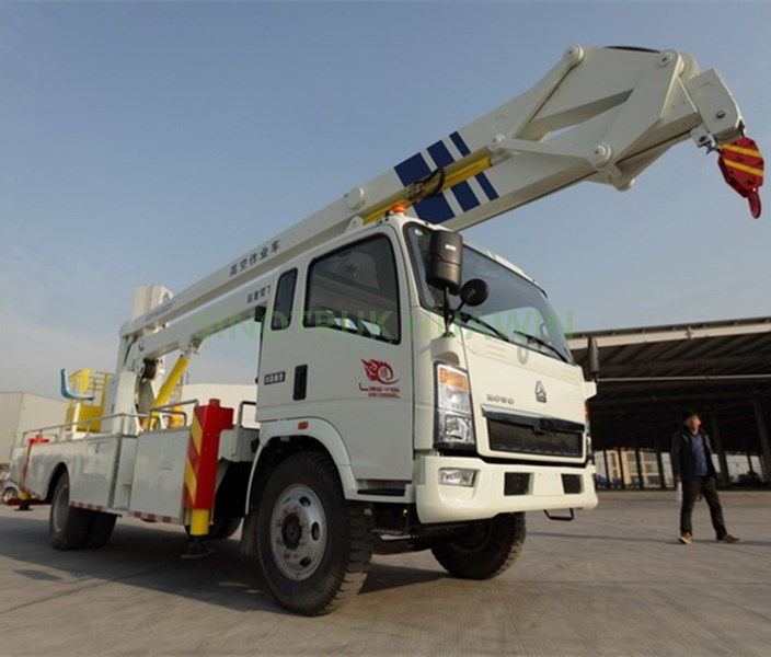 Camión de trabajo de plataforma aérea de altura 4x2 de SINOTRUK HOWO 14,5 m