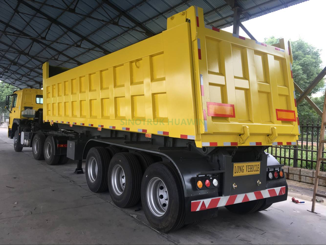 3 ejes 40 toneladas Sinotruk Huawin Mining Dumper Dump Tipper semirremolque con forma de U