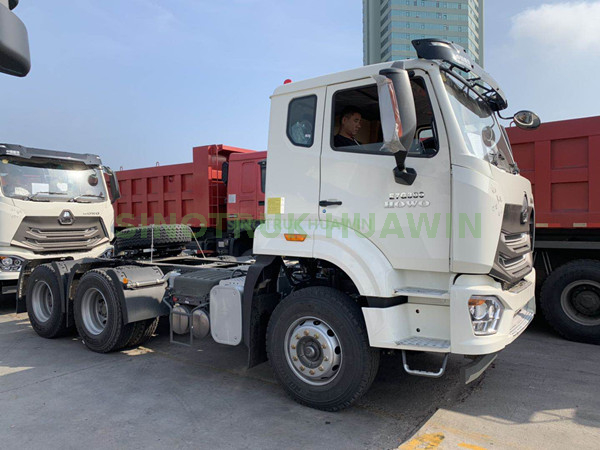 Camión tractor SINOTRUK HOWO E7G 6x4 para África
