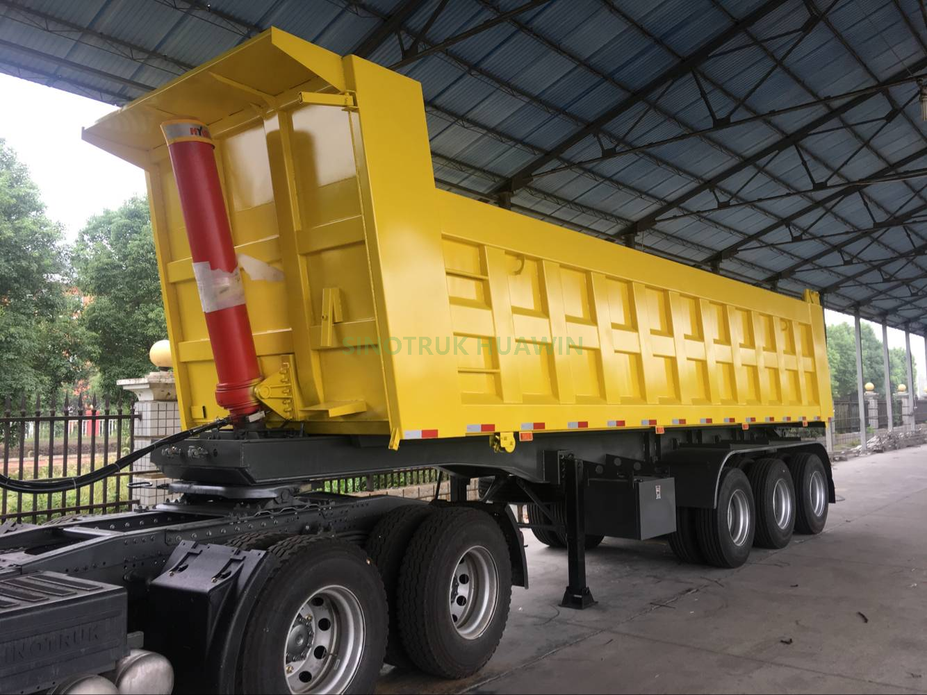 Semirremolque volquete de 3 ejes SINOTRUK