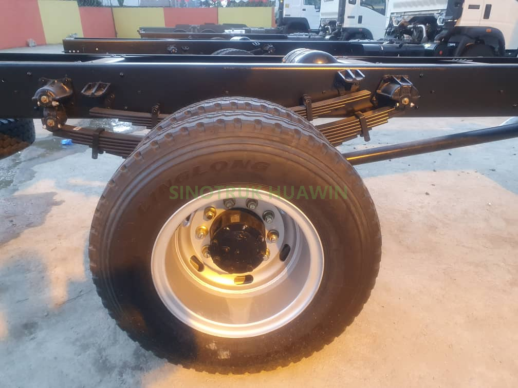 SINOTRUK HOWO 4 × 2 6 ruedas Chasis de carga 10T de servicio ligero para Etiopía