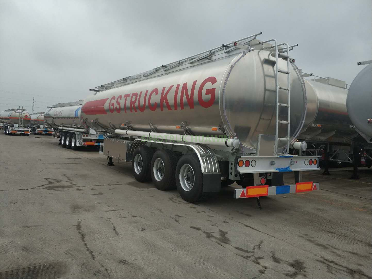 Semirremolque cisterna de combustible de aleación de aluminio de 3 ejes SINOTRUK