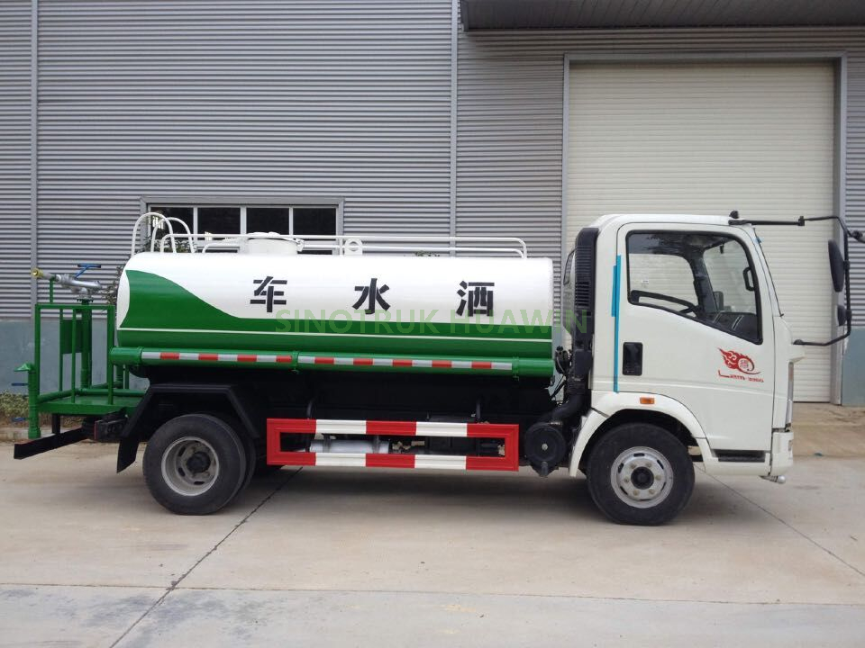 Camión rociador de agua SINOTRUK HOWO 4X2 10000 litros