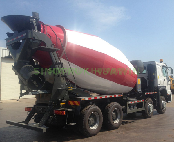 Camión hormigonera SINOTRUK A7 8X4 14CBM