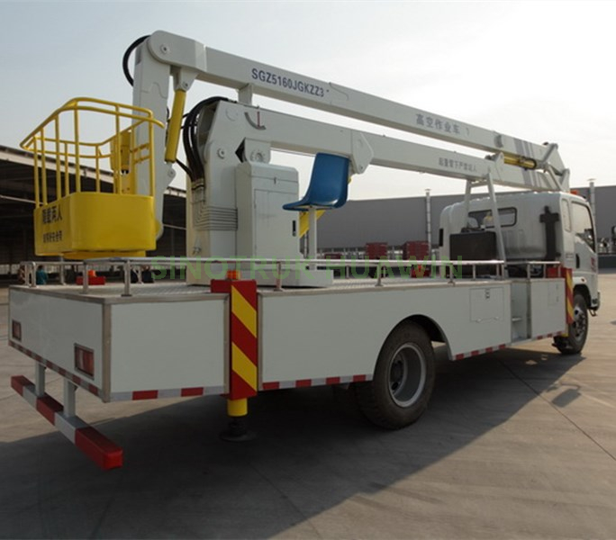 Camión de trabajo de plataforma aérea de altura 4x2 de SINOTRUK HOWO 14,5 m