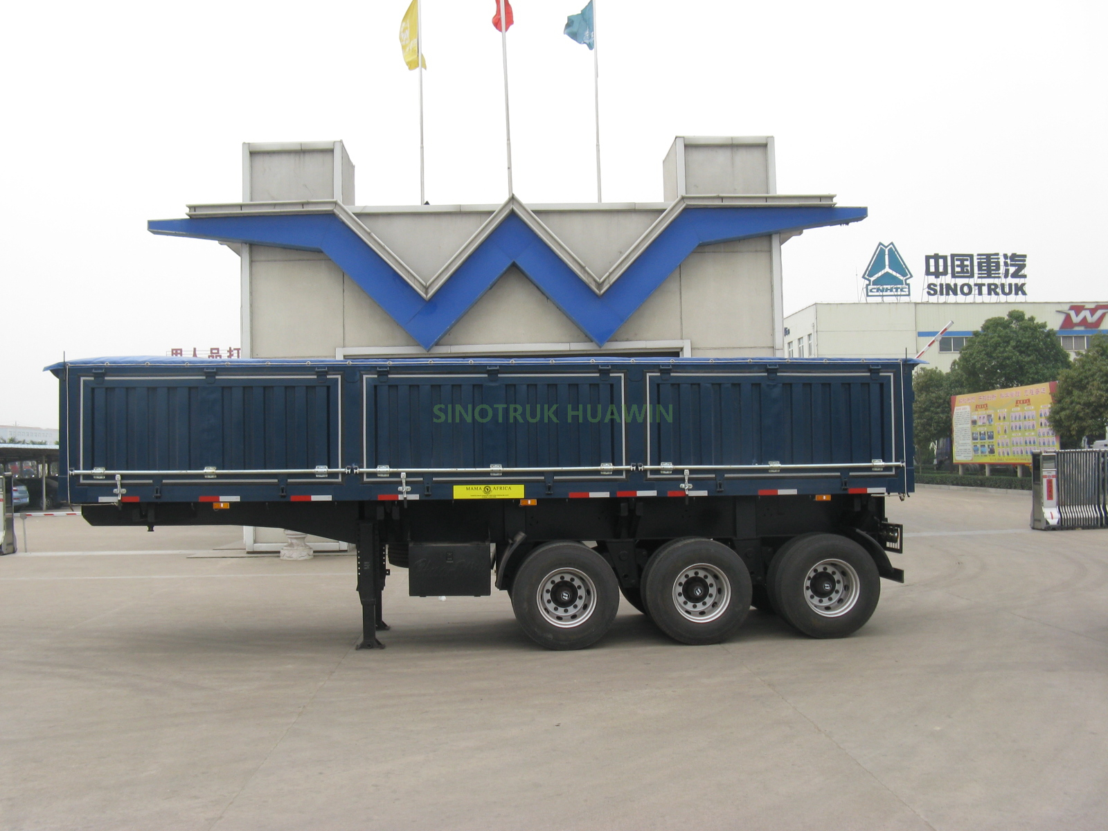 Semirremolque volquete lateral SINOTRUK de 3 ejes